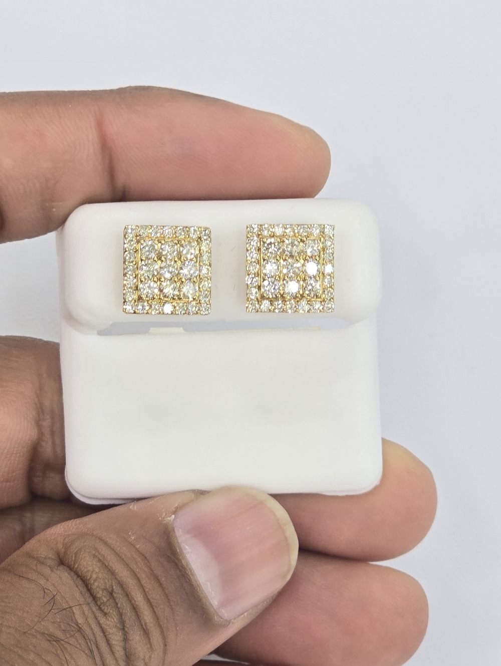 Real Diamond 10kt Gold Square Style Stud Earring